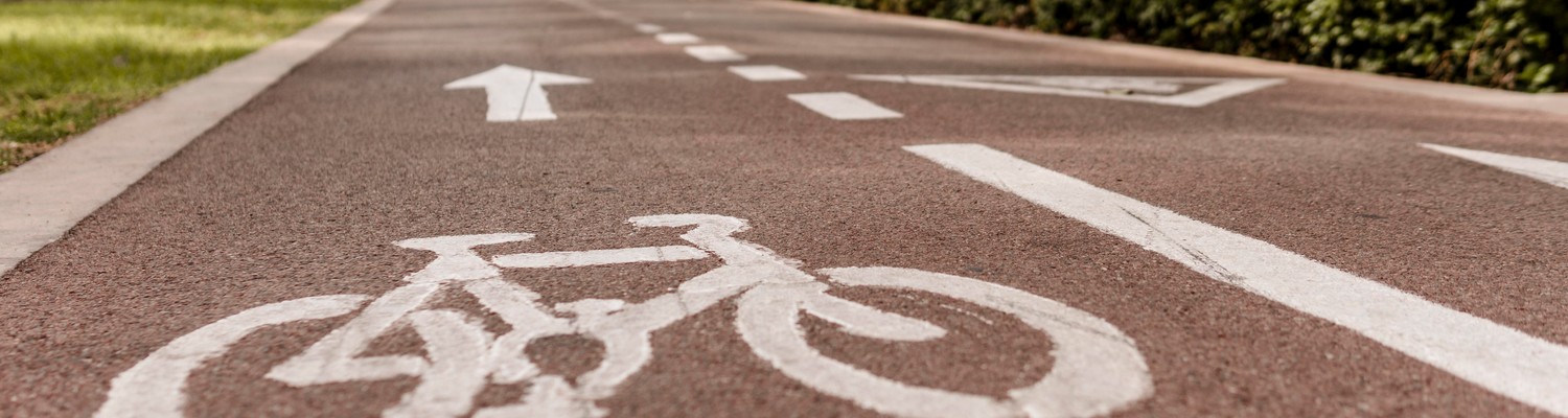 piste-cyclable-gros-plan-route-jpg - CC Val Essonne