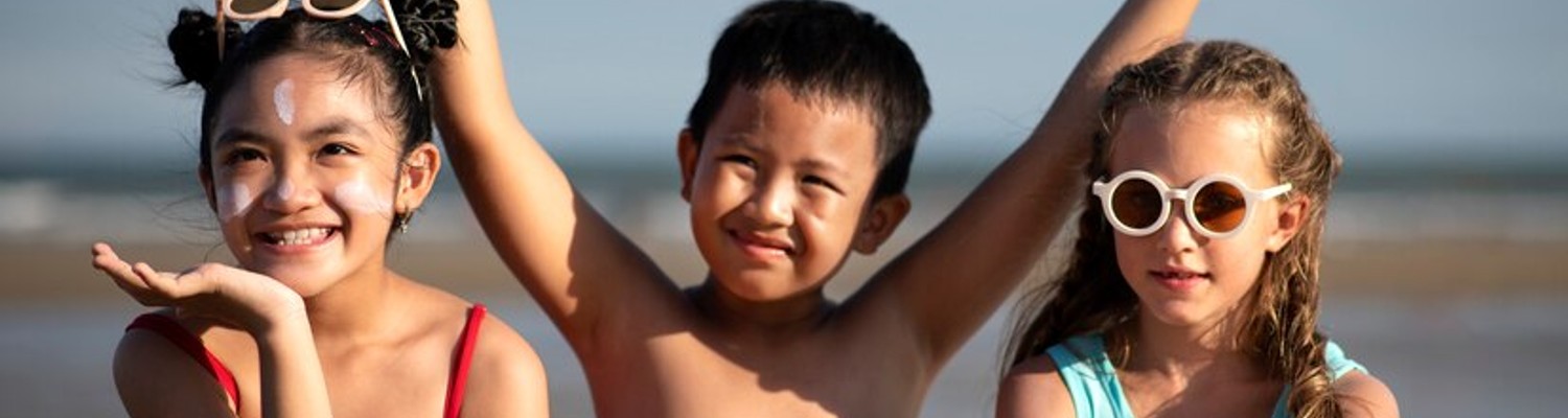vue-face-enfants-souriants-plage-23-2149631568-jpg - CC Val Essonne