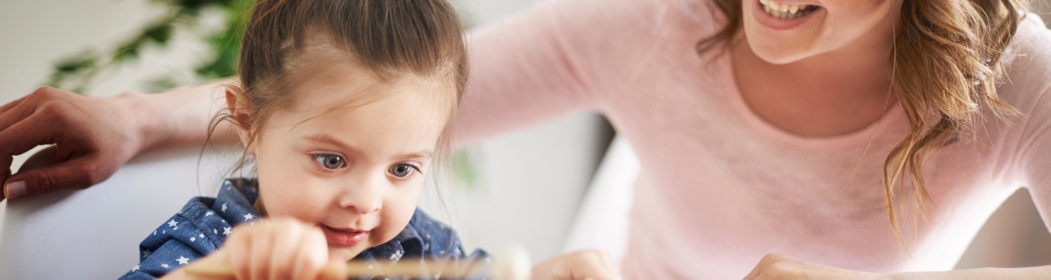 mother-daughter-playing-together-jpg - CC Val Essonne