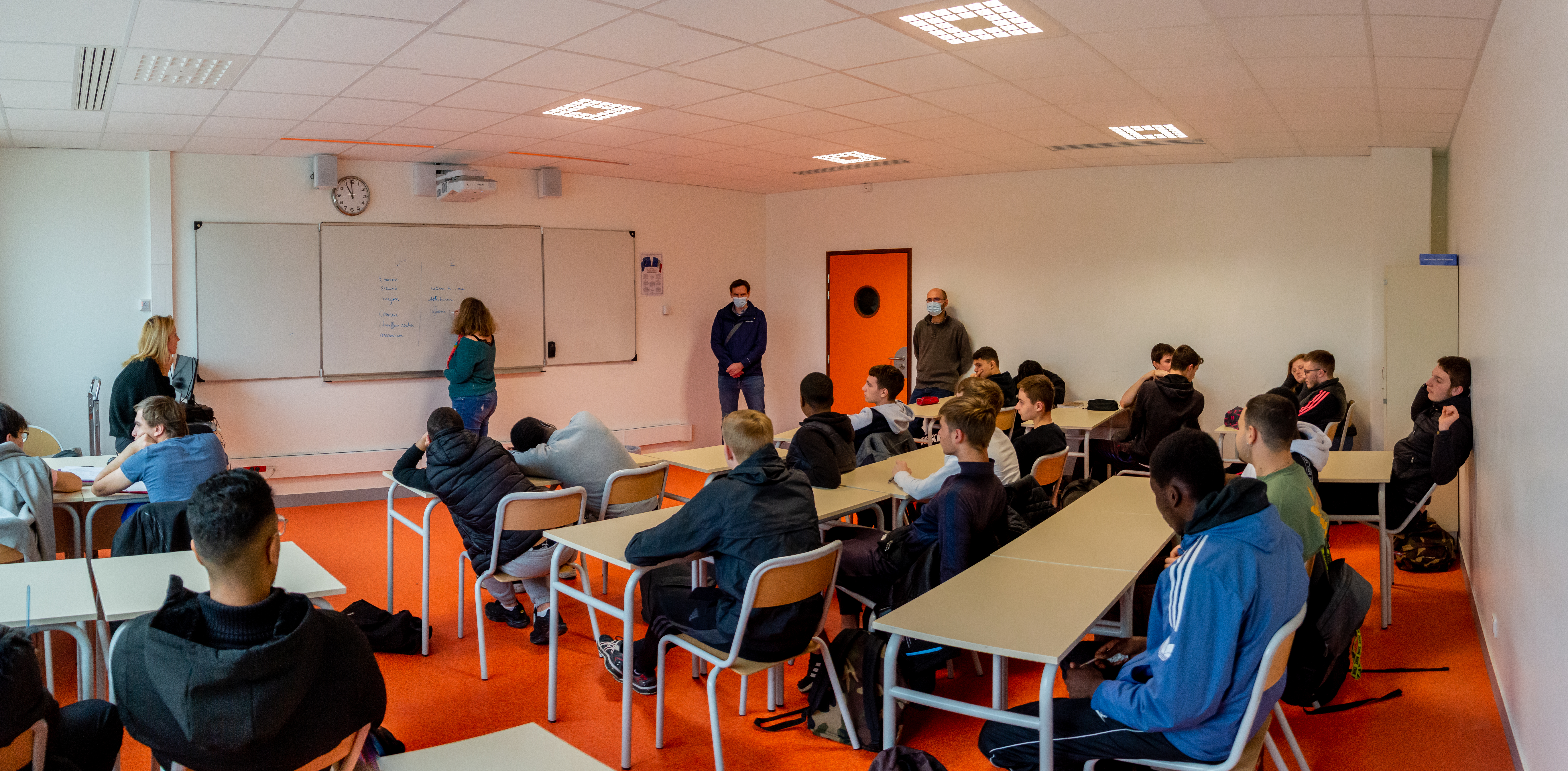 Egalité femmes-Hommes : la sensibilisation auprès des établissements scolaires se poursuit - Dsc 9732 Panorama Panorama Jpg